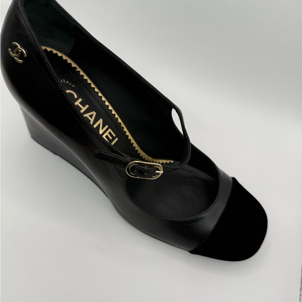 CHANEL Black Lambskin Leather Platform Block Heel Mary Jane Pumps